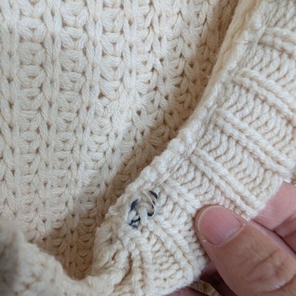 Uniq by Litz Ribbed V Neck Sweater Womens Size Medium/Large Cream Oversized Knit - Picture 3 of 11